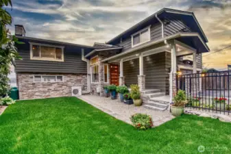 Nestled along the shoreline, this style of wood and stone blends rustic charm with refined craftsmanship, perfectly complementing its scenic setting.
