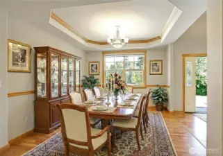 Formal dining - virtually staged