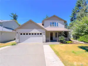 Beachcrest is steps away from Puget Sound & offers the neighborhood a private marina, boat launch, beaches, park/playground, trails, picnic areas & more!