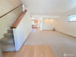 Beachcrest is steps away from Puget Sound & offers the neighborhood a private marina, boat launch, beaches, park/playground, trails, picnic areas & more!