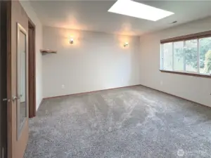 Beachcrest is steps away from Puget Sound & offers the neighborhood a private marina, boat launch, beaches, park/playground, trails, picnic areas & more!