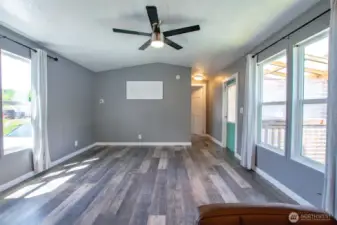 Living Room w/ remote controlled ceiling fan light