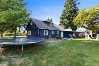 Nearly 1/4 acre lot, also has a garden storage shed in the backyard.