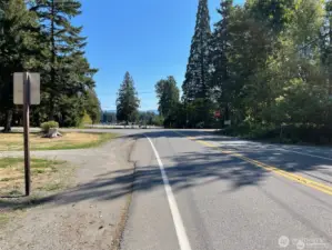 Lake Morton access just around the bend!