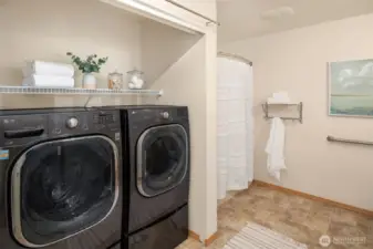 Hall Bathroom w/ Full Sized Washer & Dryer