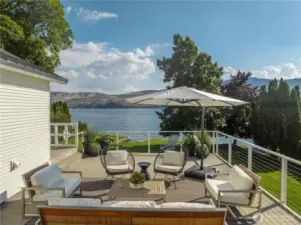 Main Entertaining Deck