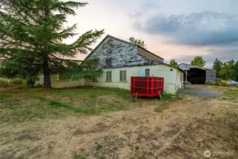 Large shop with upstairs, it's own septic tank and wifi booster. Everything you need for an easy ADU.