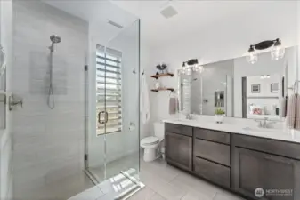 Bathroom suite view 2.