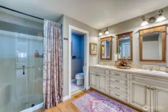 Double vanity, large shower and soaking tub, a first class ensuite.