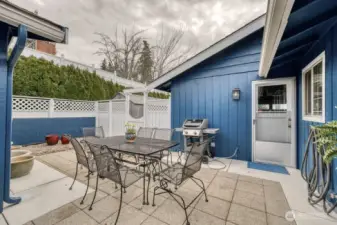 There is a full kitchen in garage through the door on the right, perfect for those large gatherings.
