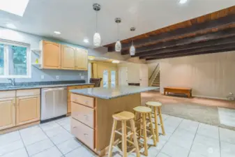 Island Kitchen with ample cabinetry