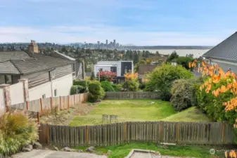 The panorama as seen from Altavista Place W.