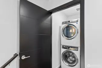 Laundry on 2nd floor - Electrolux!