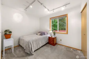 Second upstairs bedroom