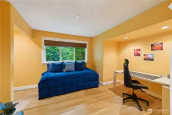 Plenty of room for a daybed or sofa in this office/bedroom. And of course, both mood lighting and task lighting.