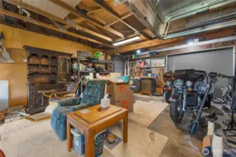 Additional shot of 650+ sq. ft garage