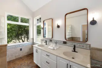 Main Floor - Primary Ensuite