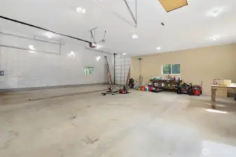 Detached 1500sf SHOP with RV Bay