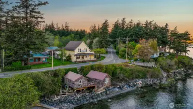 Beach Store Cafe by Ferry Landing