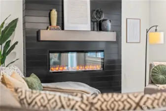 Change the heat and color of the flame with remote.