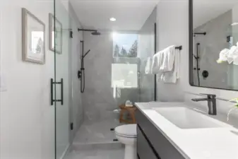 Photos of staged unit 3114