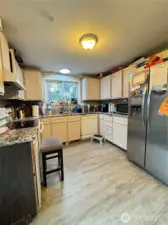 22407 Kitchen and Dining