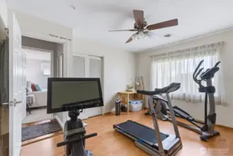 3rd Bedroom with Laminate Floor. Ceiling Fan.
