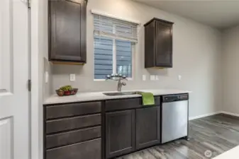 Elegant tiled backsplash