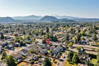Walking Distance to Downtown Enumclaw.