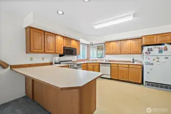 From Dining into Kitchen