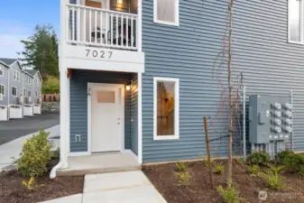 Photographs are for illustrative purposes only. Features, finishes, interior/exterior colors, landscaping and floorplan shown may vary from actual homes built.