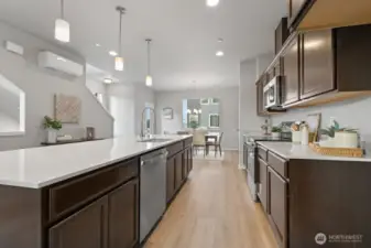 Photographs are for illustrative purposes only. Features, finishes, interior/exterior colors, landscaping and floorplan shown may vary from actual homes built.