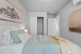 Photographs are for illustrative purposes only. Features, finishes, interior/exterior colors, landscaping and floorplan shown may vary from actual homes built.