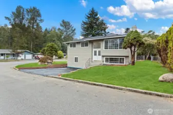 Gorgeous 5 bedroom, 2.5 bathroom home!