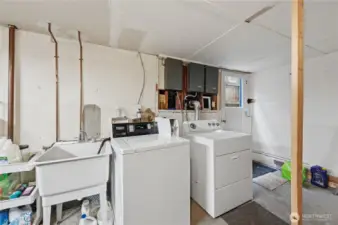 Coin Operated Laundry on Site