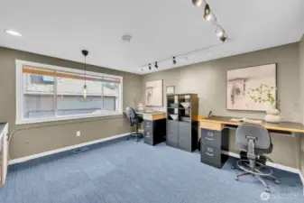 Dedicated home office/den