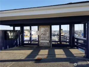 Starfish store and restaurant