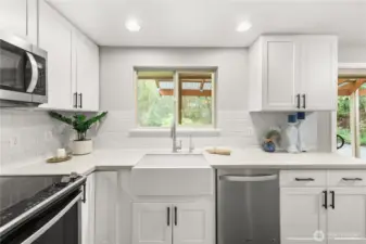 Enjoy the reverse osmosis water filtration system that has it's own water spout next to the kitchen faucet.