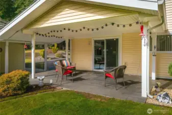 How perfect is this covered patio for those summer days/nights! It even has a plumbed gas hookup for you BBQ!