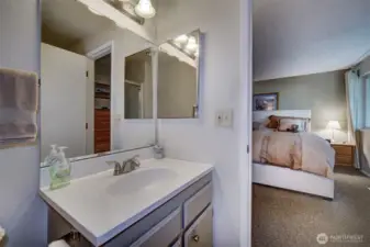 Main bedroom bathroom