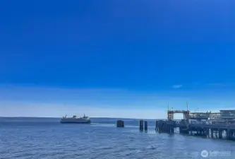 Edmonds/Kingston ferry arriving in Kingston.