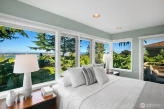 Wake up in bed to this view of Mt Rainier every morning!