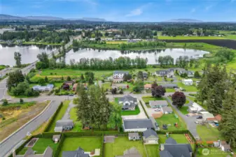With convenient access to the Guide, you can reach Lynden or Bellingham in just minutes.