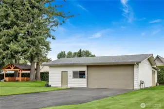 This standout shop truly shines—26x40 with a 15x15 addition and 100-amp service, perfect for projects, storage, or hobbies.