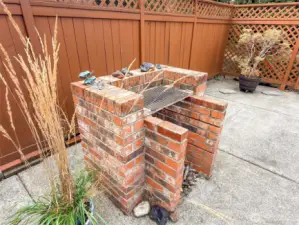 Patio Built in Barbeque!