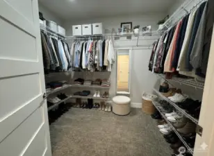 virtually staged w/ ai