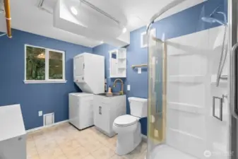 Lower Level 3/4 bathroom with Laundry