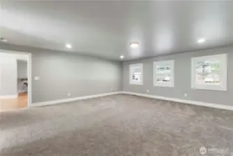 19'x21' Primary Suite