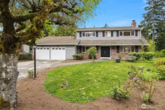 This is the one! Amazing location close to all that Eastside has to offer. Cul-de-sac location in coveted Chevy Chase. This home also backs to the private neighborhood park!