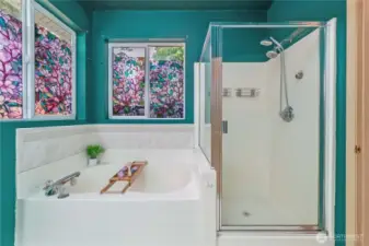 Soaking tub in the primary bath.